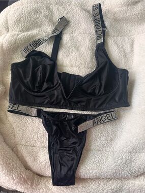 Victoria Secret Black Rhinestone-Trim Bralette & Thong Set